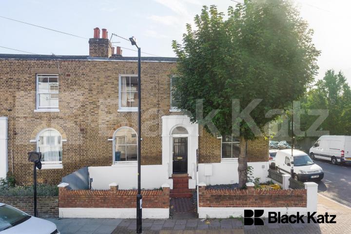 Charming 5-Bed Georgian Gem in SE15: Ideal for Students and Sharers Friary Road, Peckham